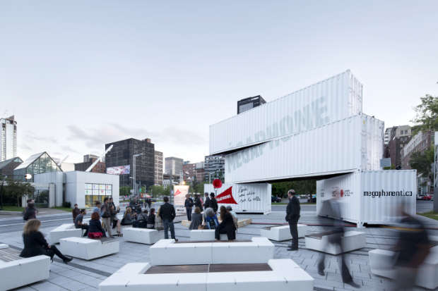 MOMENTFACTORY MEGAPHONE