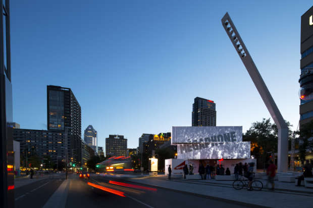 MOMENTFACTORY MEGAPHONE