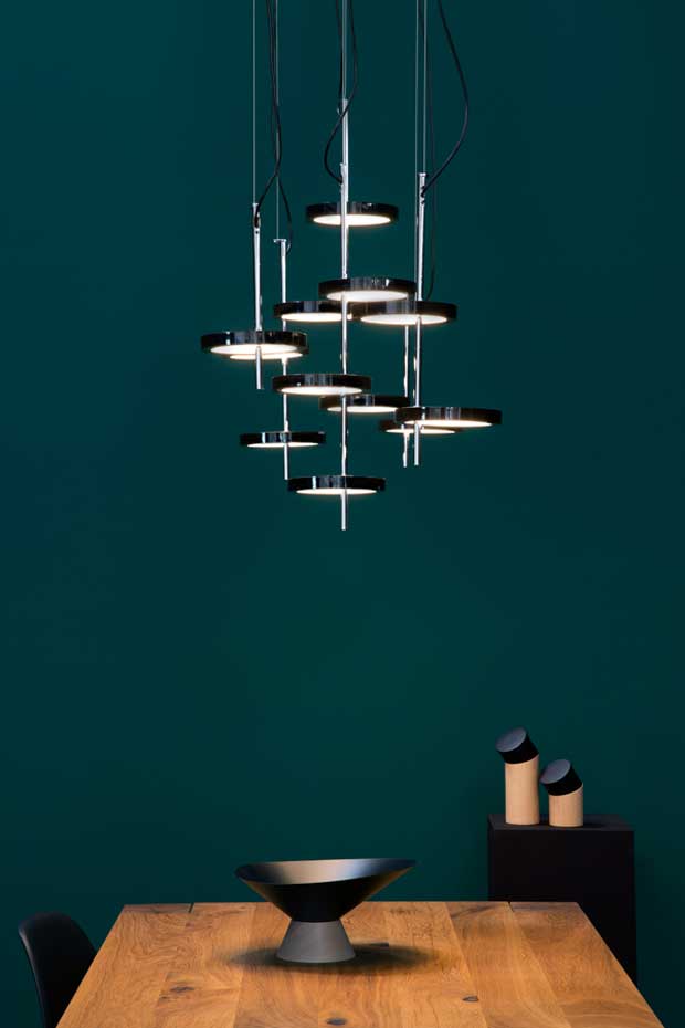 Nenufars-over-table-600