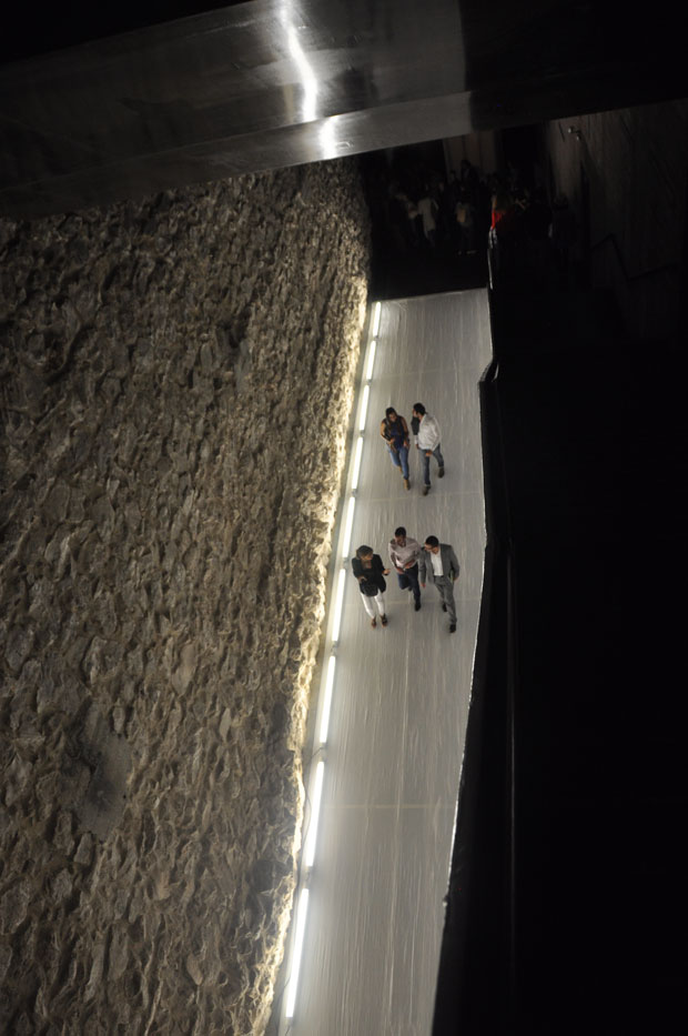 EL-COMIEZNO-ES-BLANCO.-ALVARO-VALDECANTOSb