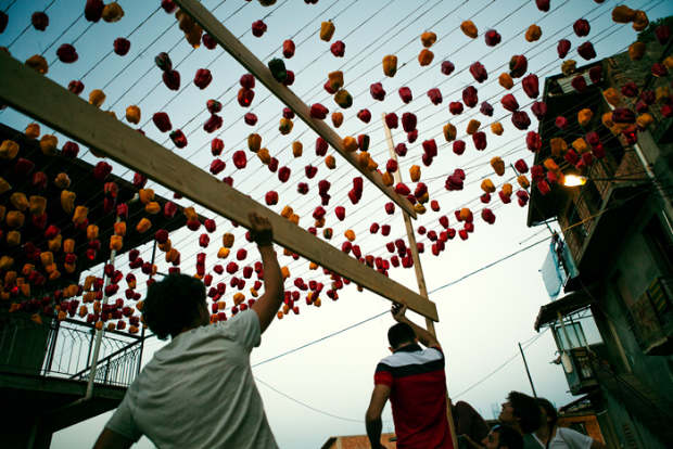 Luzinterruptus, peperonata