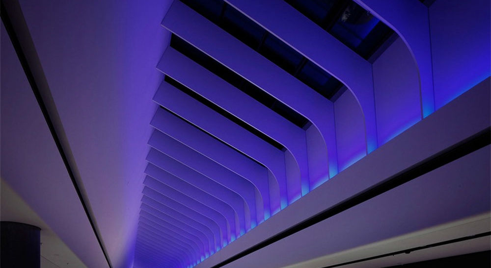 gerber Situado en la ciudad de Stuttgart, Gerber es un espacio mixto con una alta concentración urbana. Recoge de forma hospitalaria las ventas al detalle que conviven en una superficie total de 25.000 metros cuadrados, una gran desafío para la ciudad, inversionistas, arquitectos y diseñadores.