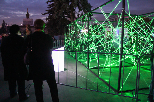 Trampa de Luciérnagas El último trabajo de Travesías de Luz invadió las calles de Moscú formando parte del festival de luz Circle of Light que se celebró en la ciudad del 10 al 14 de octubre