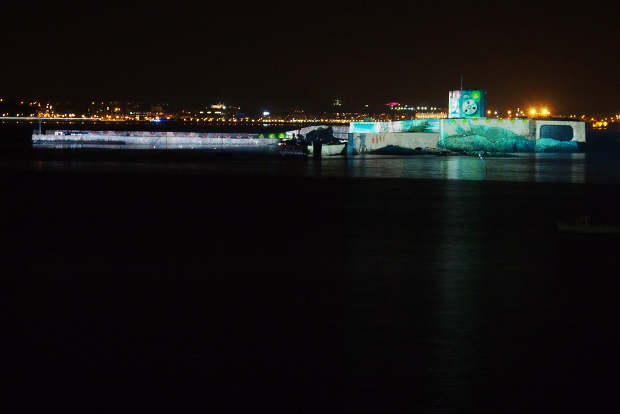 QED Después de una pausa de tres años el Jersey's Branchage Festival ha vuelto, estampado con éxito su marca en el paisaje cultural de la isla una vez más, culminando en una inolvidable e innovadora proyección para el cierre del festival.