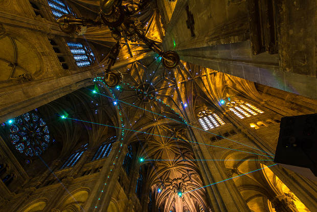 Shooting Thoughts Shotting Thoughts es una instalación interactiva