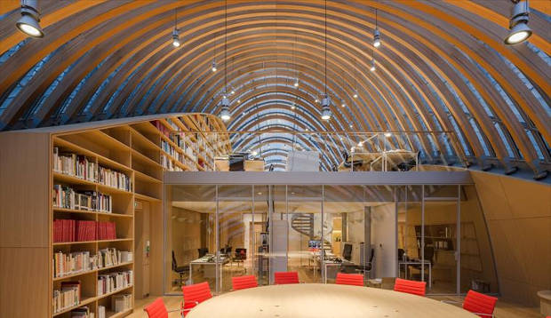 PATHE PIANO La Fundación Jérôme Seydoux-Pathé, organización francesa que se ocupa de la conservación del patrimonio cultural de Pathé y de promover el arte cinematográfico, se ha trasladado recientemente al nuevo edificio diseñado por Renzo Piano Building Workshop.