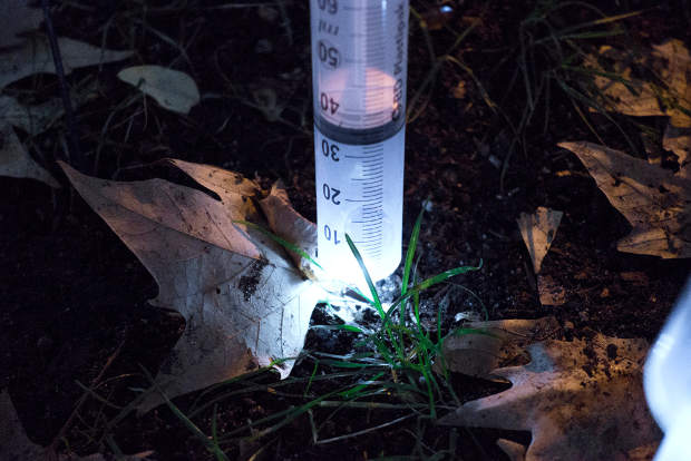 Luzinterruptus, Luz sanitaria La reivindicación que esta vez ha protagonizado el colectivo artístico anónimo Luzinterruptus tiene que ver con algo que nos toca o tocará a todos en algún momento, la sanidad española.