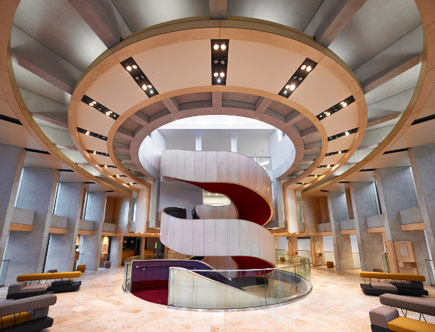 Theatre Royal La transformación del “Theatre Royal” de Glasgow ha logrado hacer lucir el espectacular diseño arquitectónico del teatro, proporcionándole la flexibilidad necesaria para su variado uso.