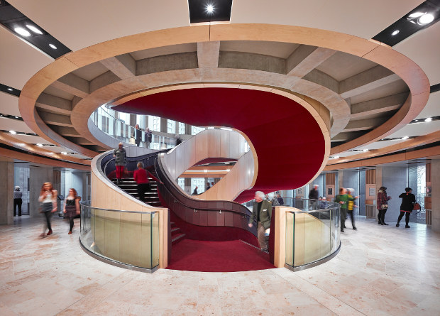 Theatre Royal La transformación del “Theatre Royal” de Glasgow ha logrado hacer lucir el espectacular diseño arquitectónico del teatro, proporcionándole la flexibilidad necesaria para su variado uso.