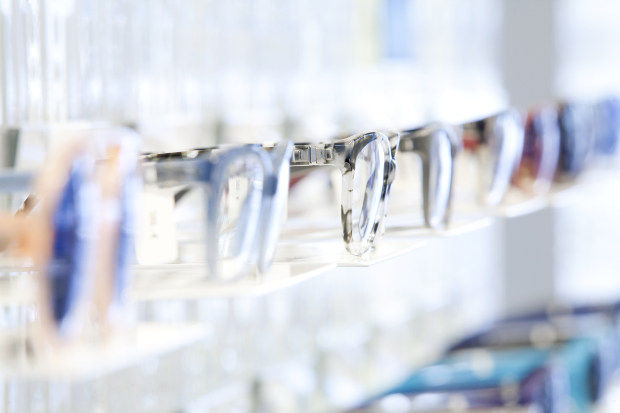 ERCO Mykita Berlin Es un homenaje a Berlín: en la primavera de 2014, el fabricante de gafas MYKITA inauguró su segunda tienda en la capital alemana, donde también tienen su sede las instalaciones de producción y administración de la marca.