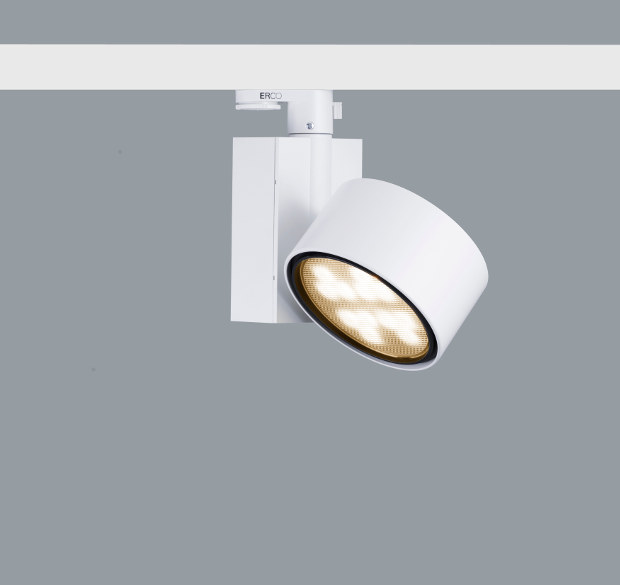 ERCO Mykita Berlin Es un homenaje a Berlín: en la primavera de 2014, el fabricante de gafas MYKITA inauguró su segunda tienda en la capital alemana, donde también tienen su sede las instalaciones de producción y administración de la marca.