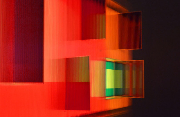 llumversacio El pasado 25 de febrero Maurici Ginés, fundador y director creativo de artec3 Studio, presentó en la galería dterra situada en Sant Cugat del Vallès, Barcelona, su nueva colección de obras de 'light art'.
