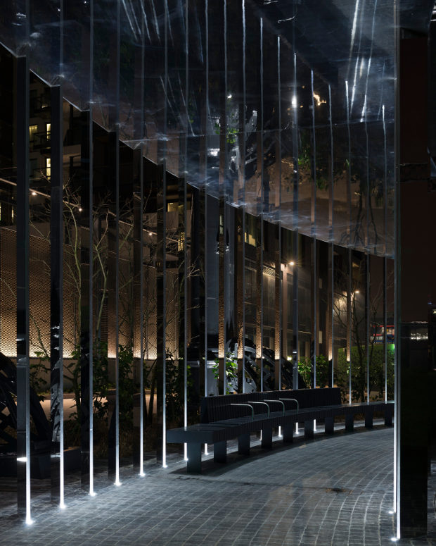 Gasholder No. 8 El nuevo proyecto de los diseñadores de iluminación Speirs + Major está situado en el norte del barrio residencial recientemente remodelado de King’s Cross, al lado del Regents Canal. Gasholder No 8