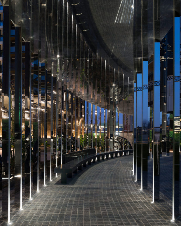 Gasholder No. 8 James Newton El nuevo proyecto de los diseñadores de iluminación Speirs + Major está situado en el norte del barrio residencial recientemente remodelado de King’s Cross, al lado del Regents Canal. Gasholder No 8