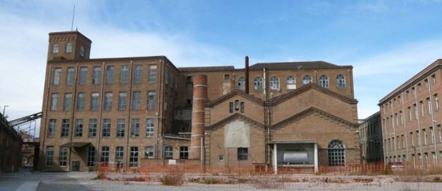 fabra i coats Los alumnos del Módulo II del Máster Lighting Design de la UPC han participado en este curso 2015/2016 en un workshop de trabajo que se realizó en Fabra y Coats, una antigua fábrica de creación de Barcelona.