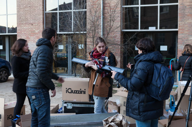 UPC FABRA I COATS Los alumnos del Módulo II del Máster Lighting Design de la UPC han participado en este curso 2015/2016 en un workshop de trabajo que se realizó en Fabra y Coats, una antigua fábrica de creación de Barcelona.