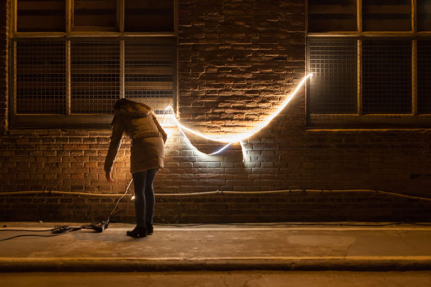 UPC FABRA I COATS Los alumnos del Módulo II del Máster Lighting Design de la UPC han participado en este curso 2015/2016 en un workshop de trabajo que se realizó en Fabra y Coats, una antigua fábrica de creación de Barcelona.