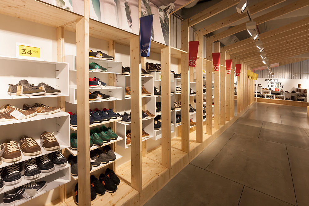 Mustang Outlet. Opton. ERCO