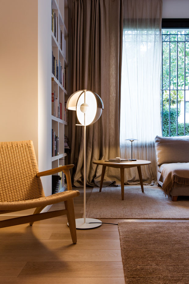 MARSET_HR_Theia-P-white-at-home