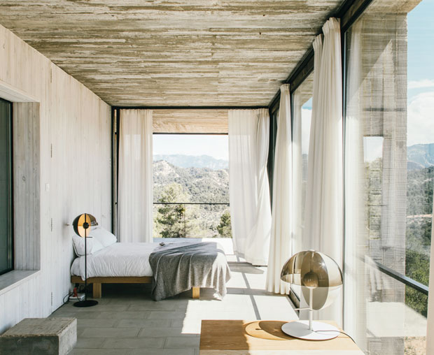 MARSET_HR_Theia-in-a-concrete-house-2