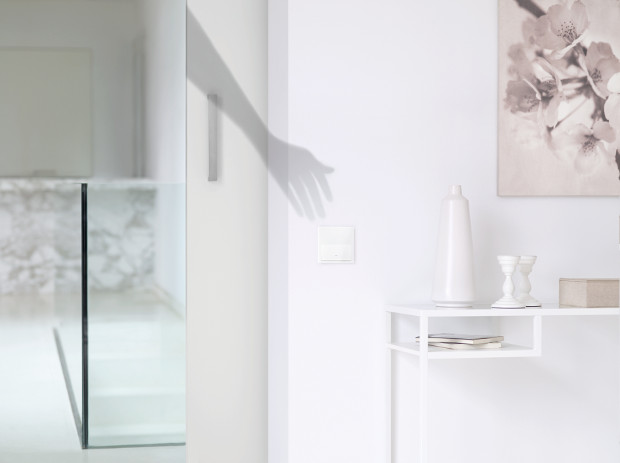 Man 'Simon100' se presenta en sociedad el próximo 1 de diciembre en el Espacio Simon100, una antigua fábrica de Simon, con una instalación interactiva que el Estudi Toni Arola ha diseñado para la ocasión.