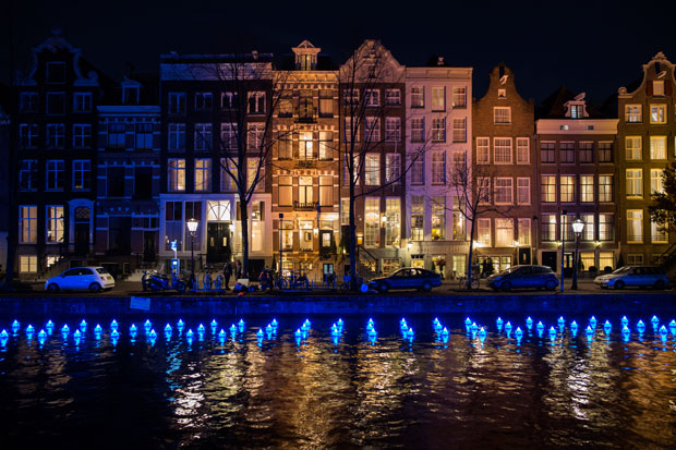 Amsterdam-Light-Festival-2016---Flower-Strip---Aether-&-Hemera---Copyright-Janus-van-den-Eijnden-(45)-copy