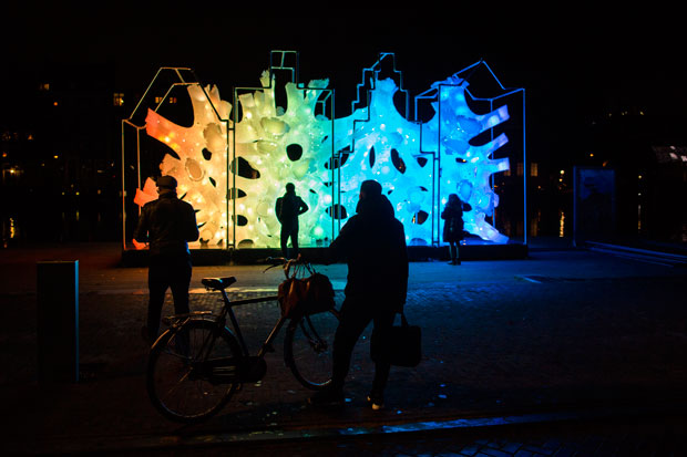 Amsterdam-Light-Festival-2016---Rhizome-House---(21)