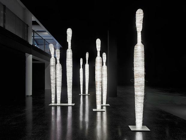 arturo_alvarez_Encontros_lighting_sculpture_Euroluce 2017 arturo_alvarez_Encontros_lighting_sculpture_Euroluce 2017