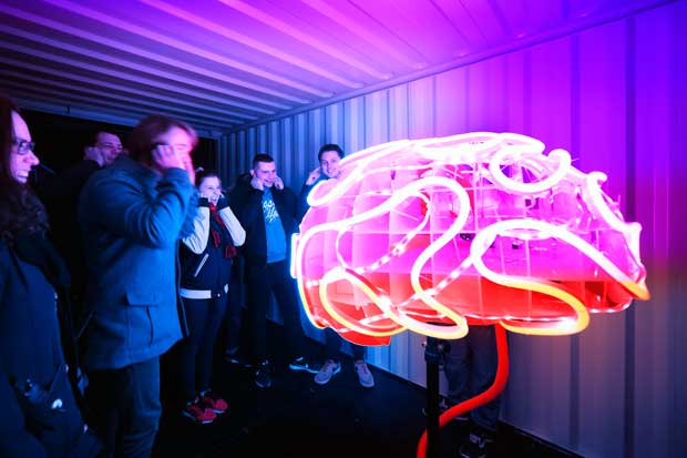 GLOW G-ADHD-Brains-SIntLucasMBO-NV-Bart-van-Overbeeke-HR GLOW 2017