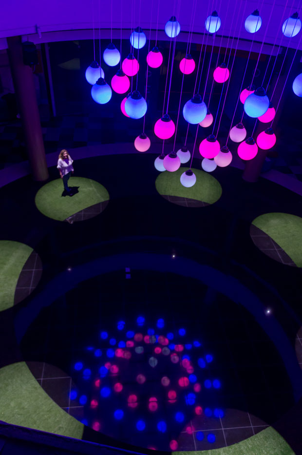 DROPS_Claudia-Paz_28 Drops, gotas de luz en la selva peruana