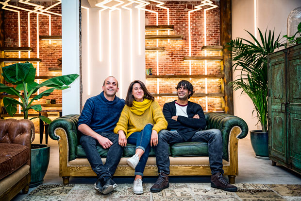 Light-Studio-team Lightelar, un innovador tapiz de luz