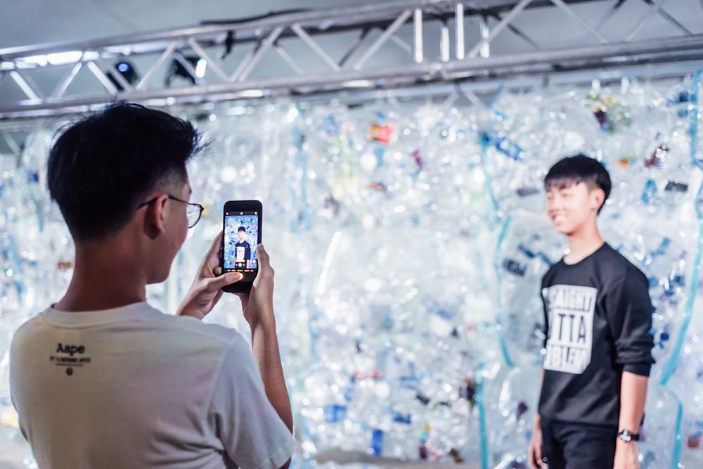 Plastico transitable de Luzinterruptus Singapur