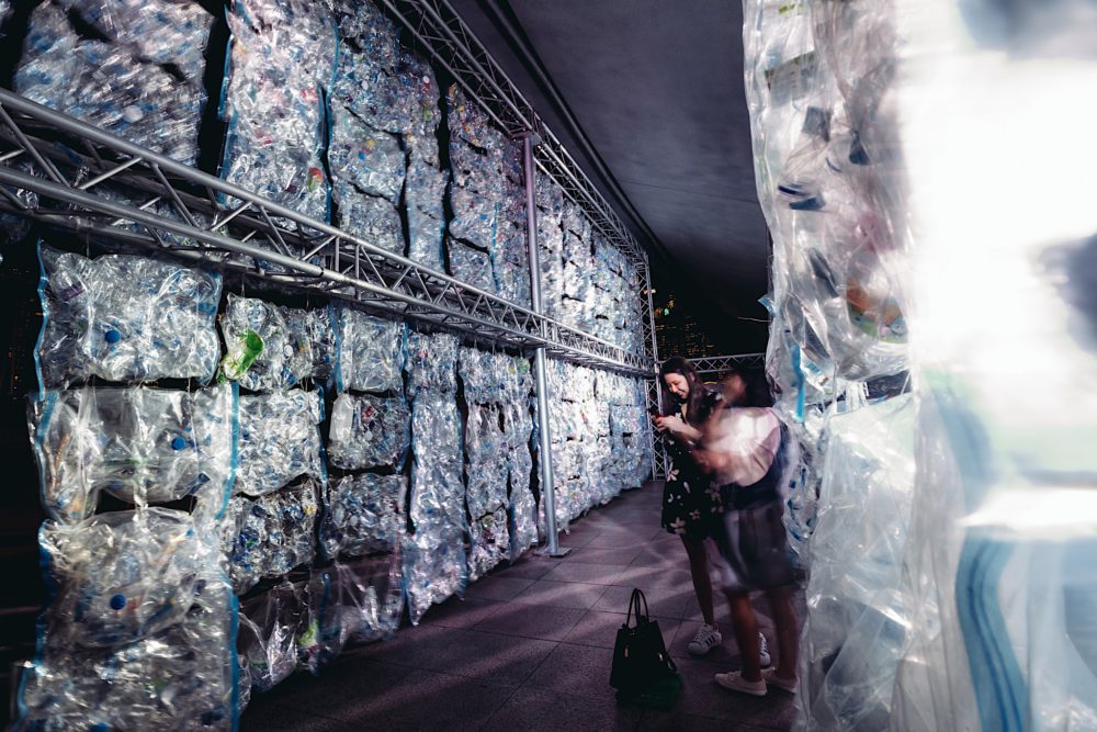 Plastico transitable de Luzinterruptus Singapur