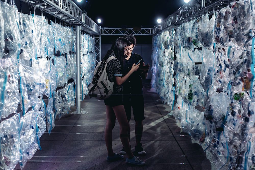 Plastico transitable de Luzinterruptus Singapur