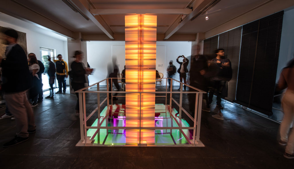 Simon expone en la semana del diseño de México una evocadora instalación de luz interactiva creada por Maurici Gines