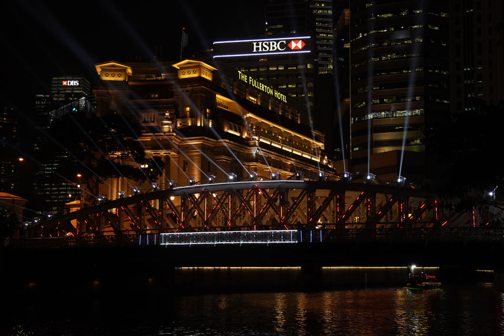 El artista visual Xavi Bové y el estudio creativo Onionlab presentan una impactante instalación de luz y sonido en Singapur