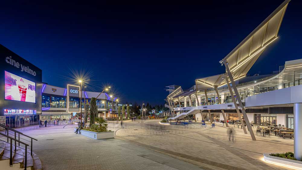 iluminacion centro comercial TresAguas