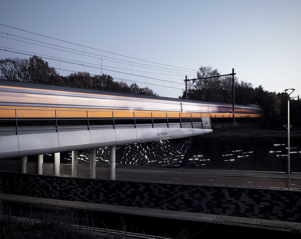 Waterfall of Light del artista Matthias Oostrik