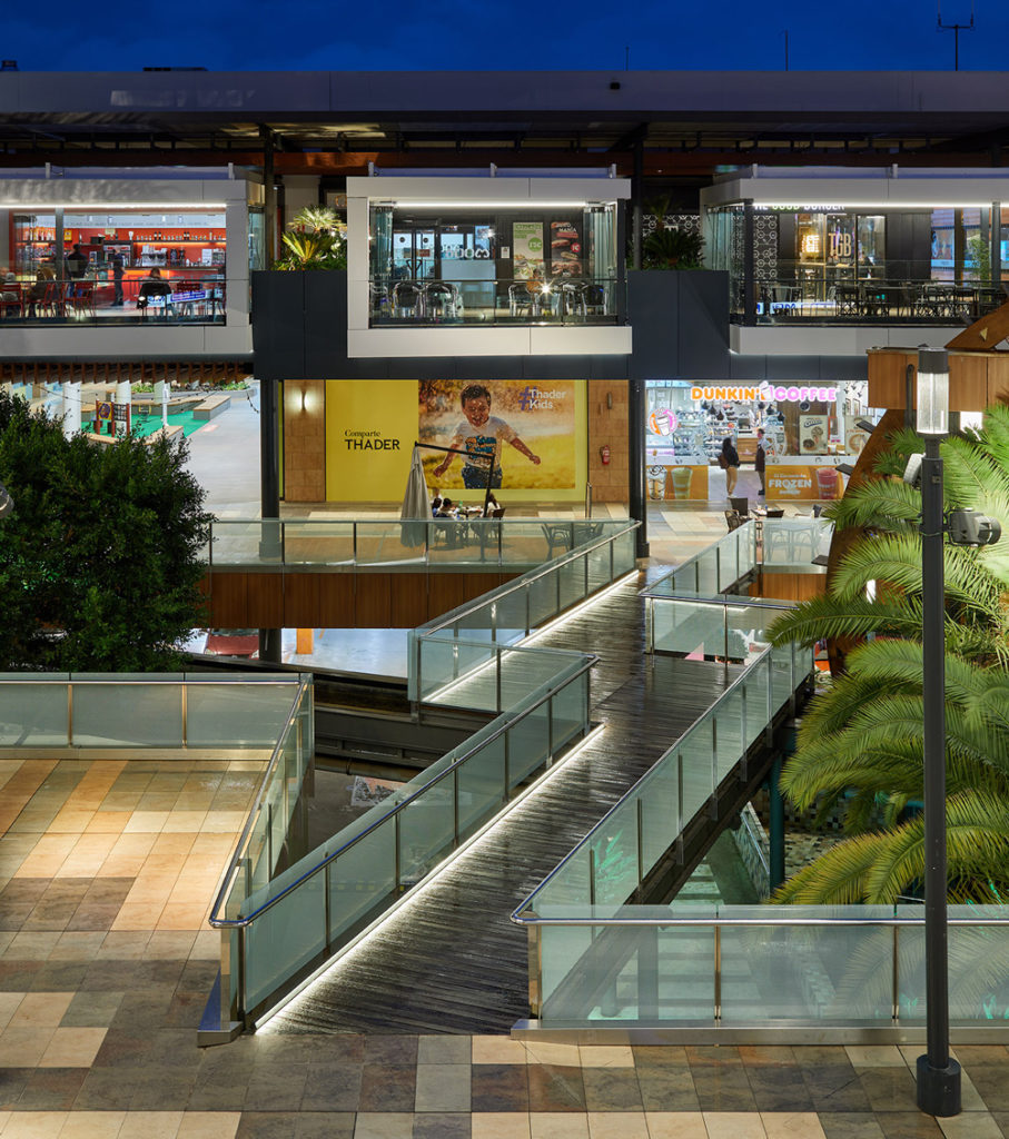 Centro Comercial Thader iluminacion Daniela Viloria