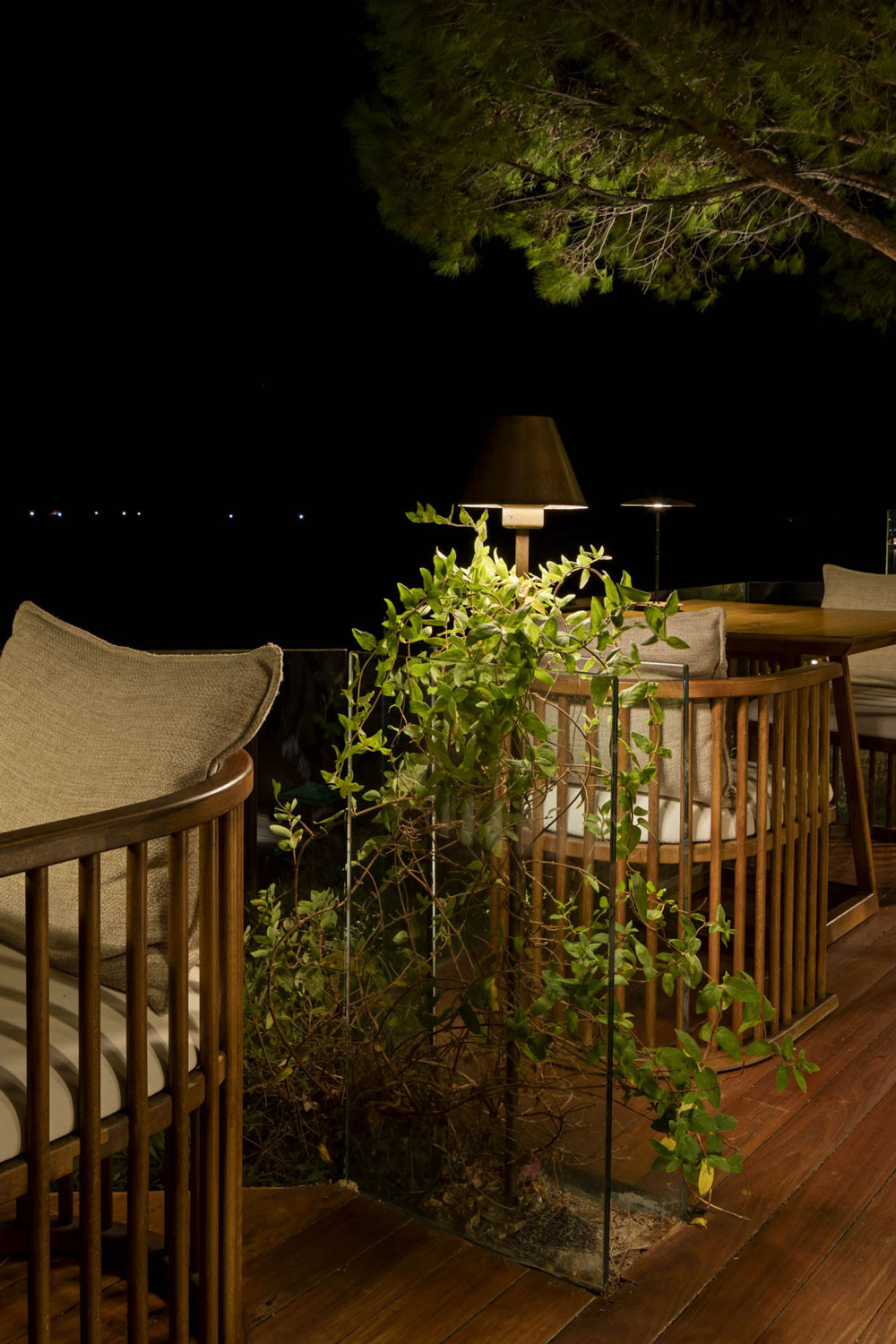 Aslight iluminacion restaurante Ithaki Alvaro Valdecantos