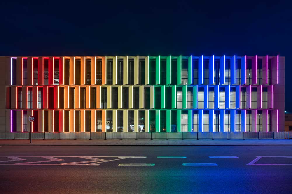 Aeropuerto Atenas Media facade Linea Light Group