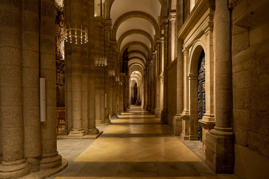Catedral Santiago iluminacion arkilum Ignacio Valero