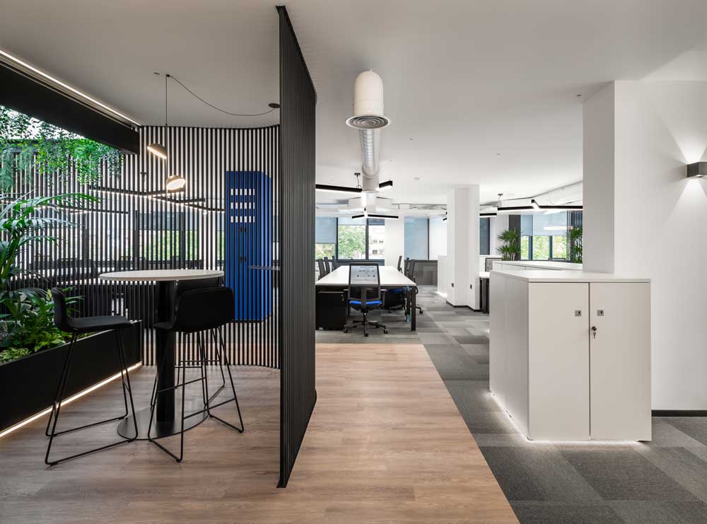 Eurofred-iluminacion-interior-oficinas-Manuel Torres