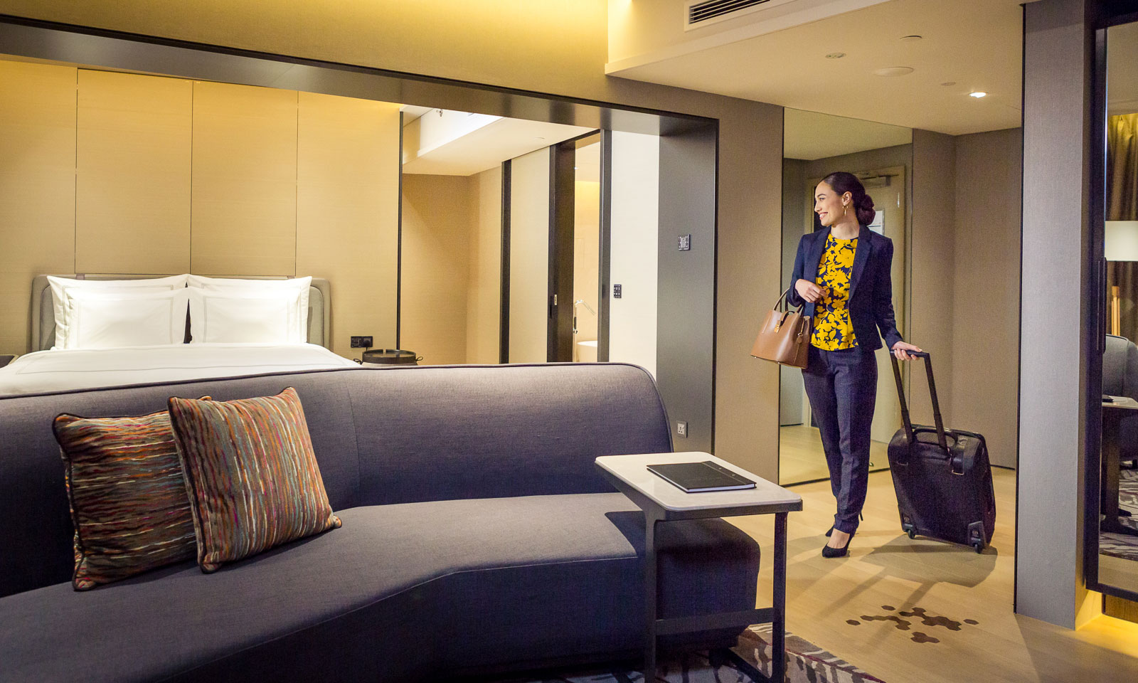 Iluminación inteligente hoteles interact signify
