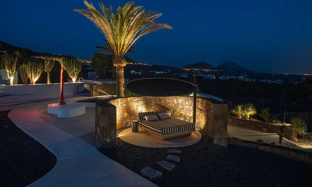 hotel césar manrique exterior