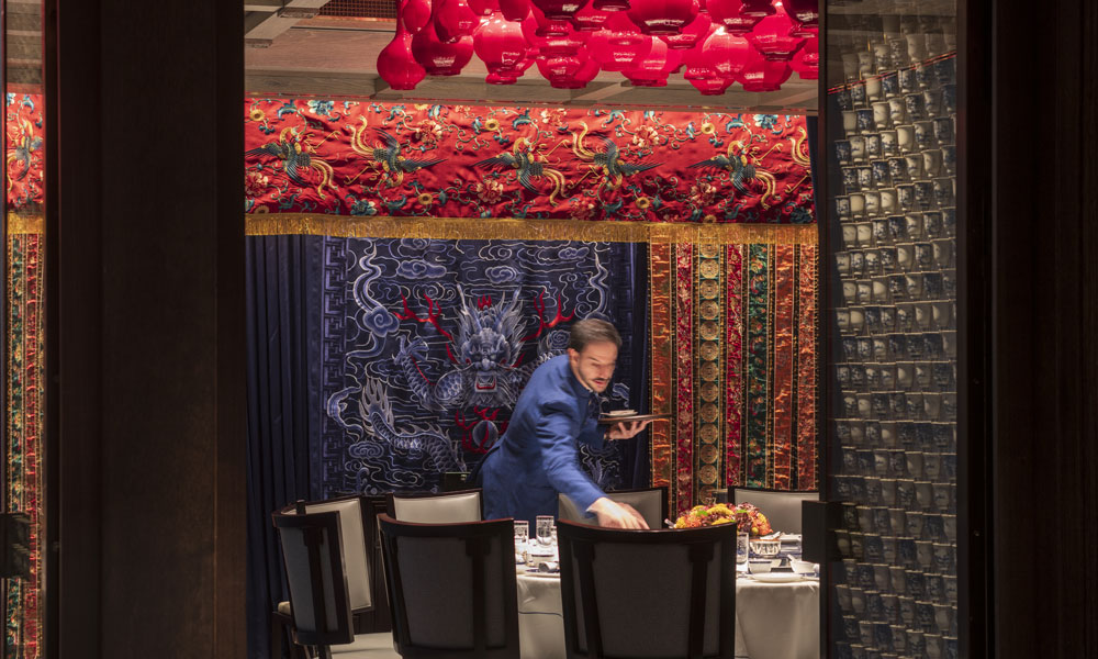 Entre el Pasado y el Presente: El Encanto Único de Canton Blue en el Hotel Peninsula de Londres