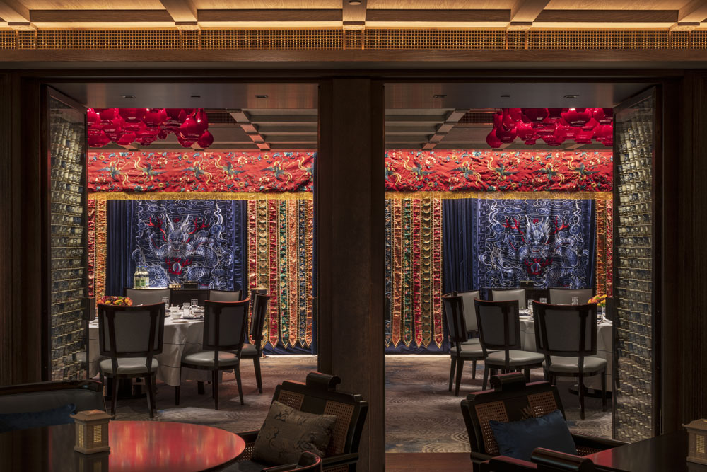 Entre el Pasado y el Presente: El Encanto Único de Canton Blue en el Hotel Peninsula de Londres