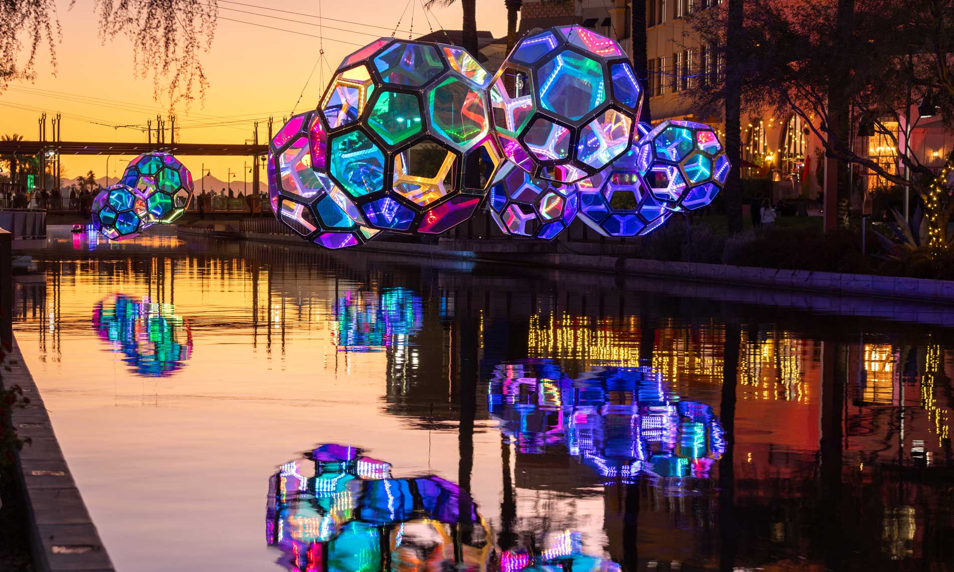 Instalación interactiva de luz y sonido