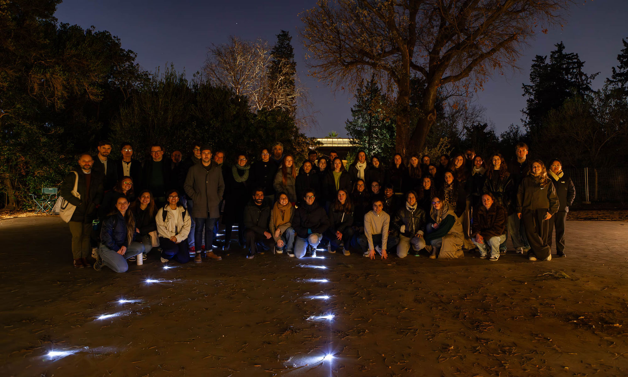 Repensemos la luz del jardín #ProyectosEstudiantiles #PatrocinadoresDeLuz #iGuzzini #FaroBarcelona #ERCO #Difusiona #Nexia