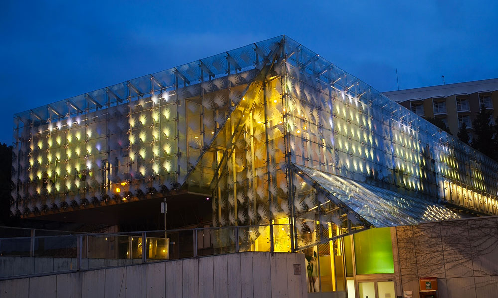 Teatre Lloret de Mar, iluminación de fachada, Alfred Sá, NUR Lighting, iluminación dinámica, iluminación digital